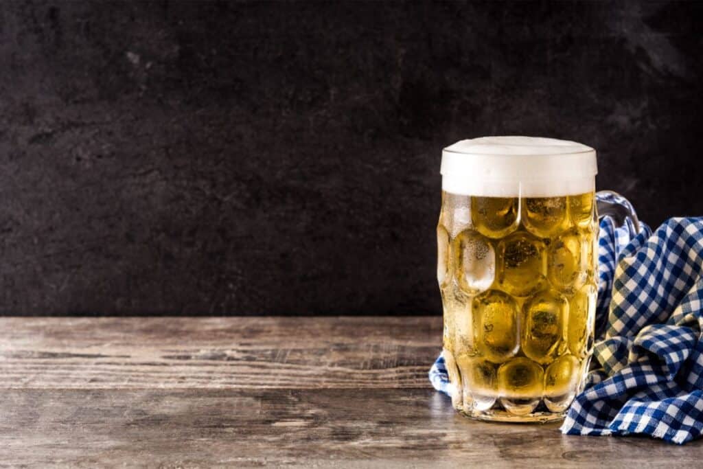 Exploring Beer Lacing: A Visual Delight in Every Sip 3 beer lacing